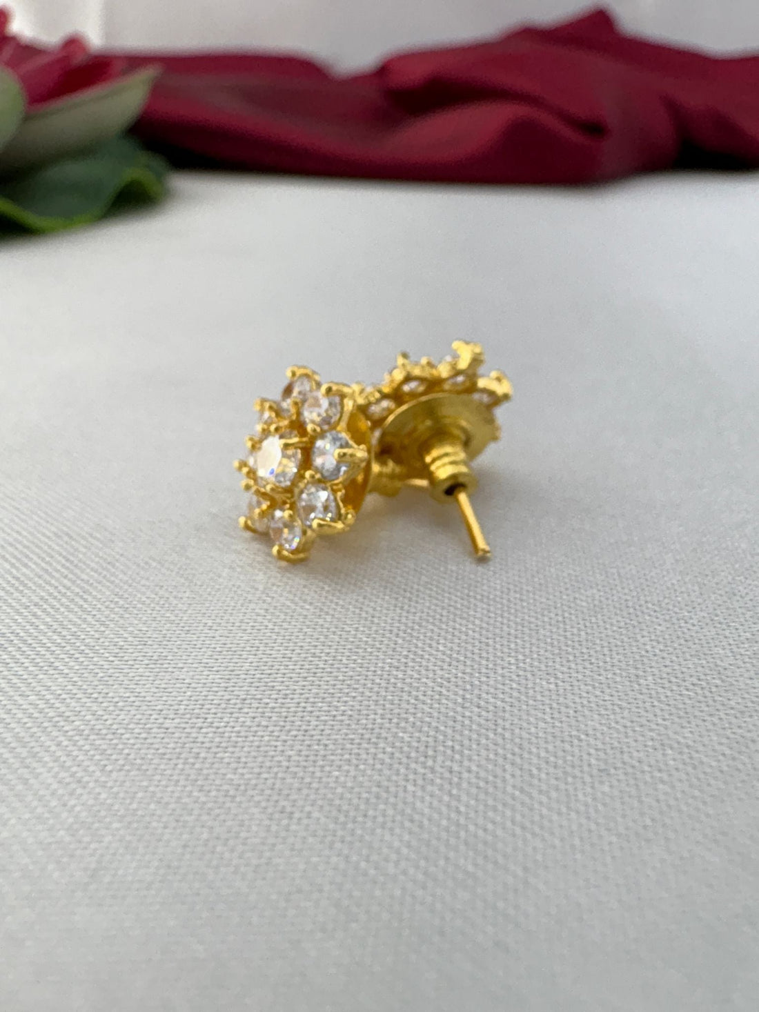 FeelOri dewdrop white pear-cut AD stud earrings side view showing post and back