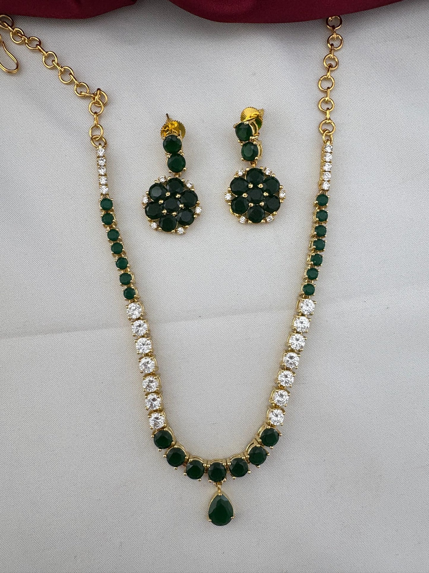 FeelOri Mayur Emerald AD Accent Short Necklace displaying chain and clasp, South Festive collection by feelori.