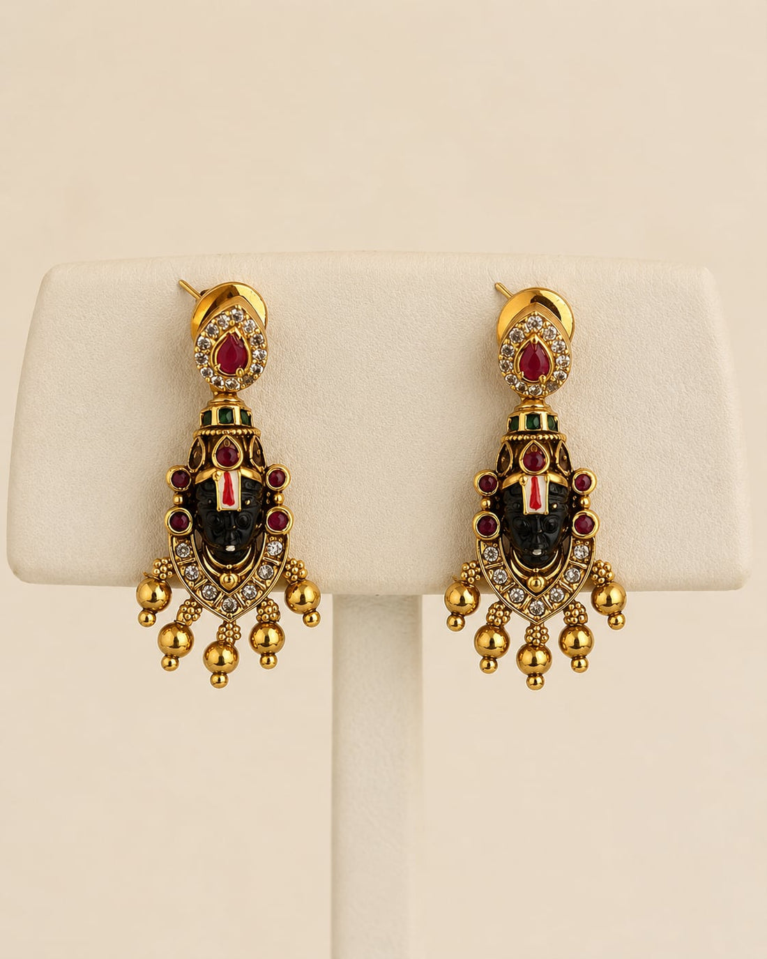 FeelOri ruby and emerald necklace set with matching earrings matching earrings only on a clean jewellery display