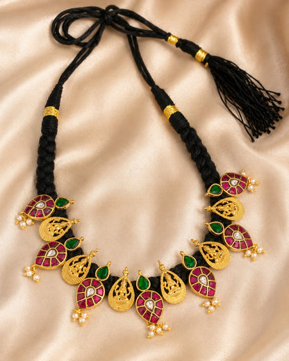FeelOri black-toned bead leaf motif jadau kundan necklace close-up of kundan stones and jadau work