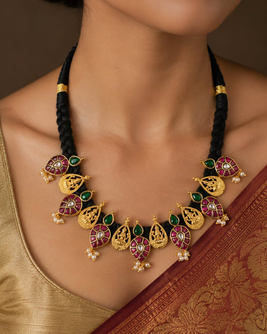 FeelOri black-toned bead leaf motif jadau kundan necklace on jewellery display