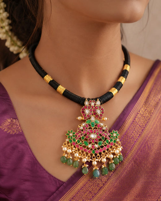 FeelOri black-toned bead pendant jadau kundan necklace on jewellery display