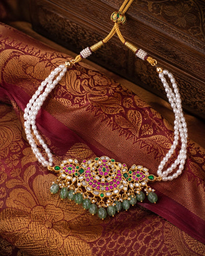 FeelOri chand motif jadau kundan choker necklace close-up of kundan stones and jadau work