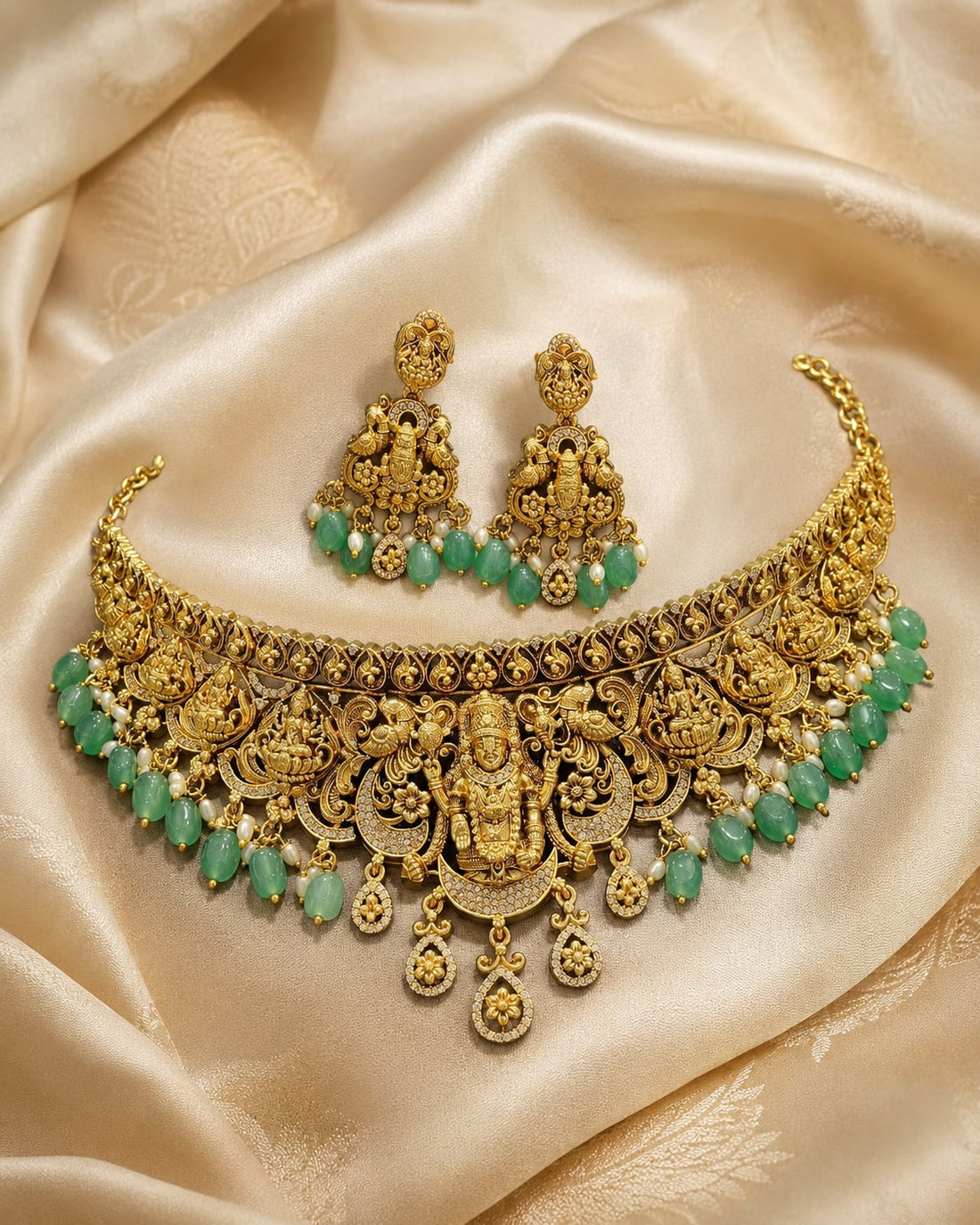 FeelOri Emerald Lakshmi Collar Necklace Set for Pattu Sarees with matching earrings, detail view