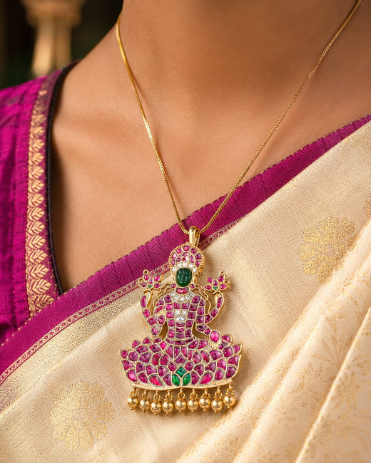 FeelOri ganesha motif temple-style pendant set listed as pendant set on jewellery display