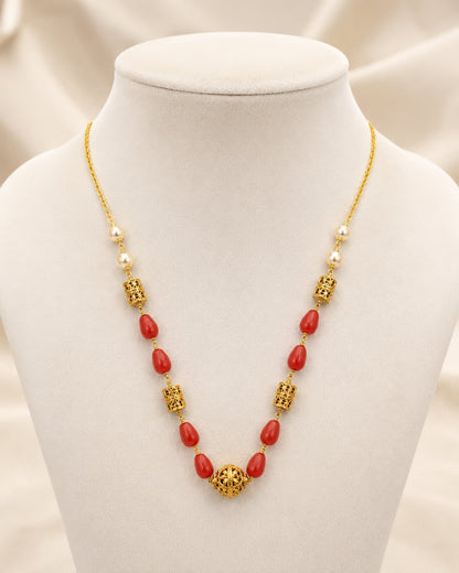 FeelOri gold-polished necklace on jewellery display