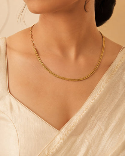 FeelOri gold-plated pendant chain worn on its own