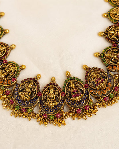 FeelOri gold-polished necklace set with matching earrings pendant and gold-polished detail