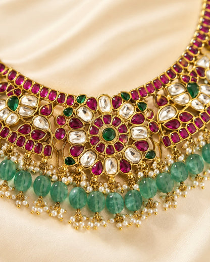 FeelOri jadau kundan necklace pendant and gold-polished detail