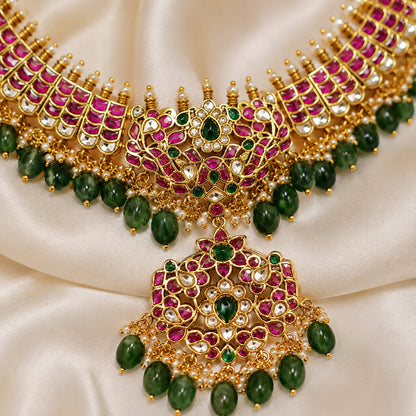 FeelOri jadau kundan pendant set pendant and gold-polished detail