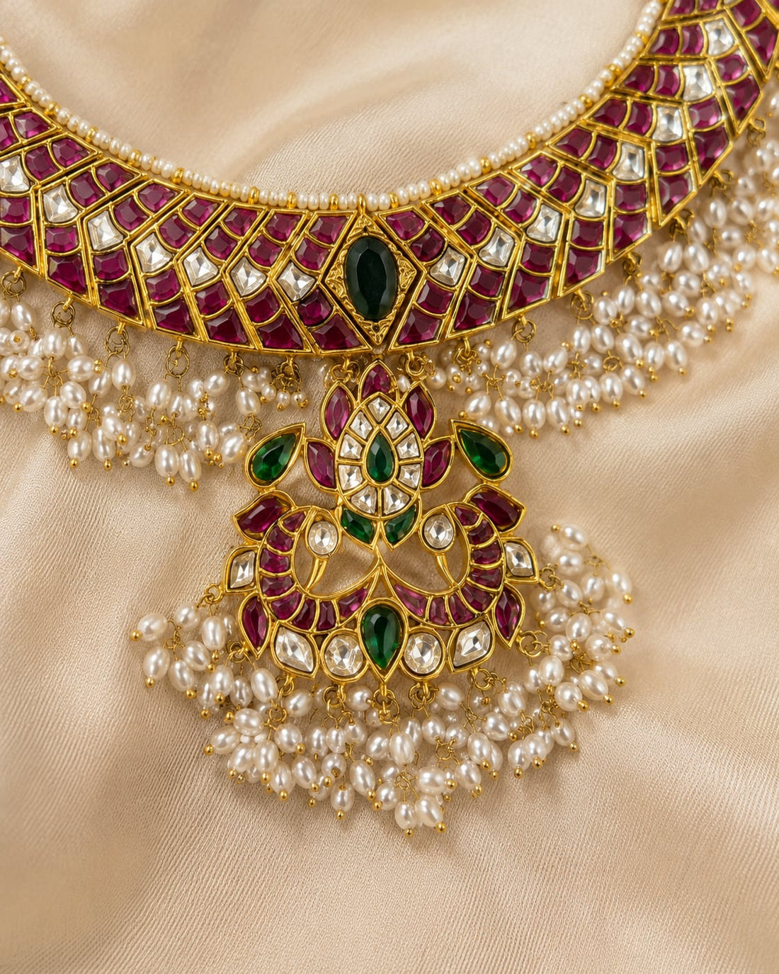 FeelOri jadau kundan necklace pendant and gold-polished detail