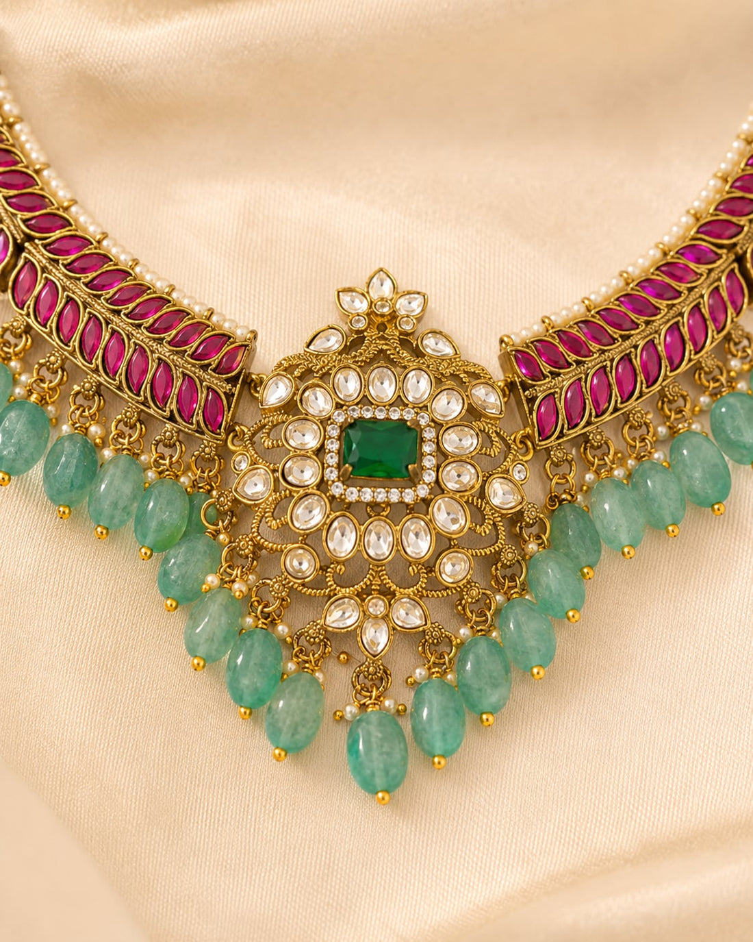 FeelOri jadau kundan necklace set with matching earrings pendant and gold-polished detail
