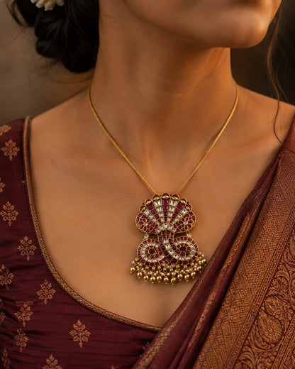 FeelOri jadau kundan pendant styled with Indian occasion wear
