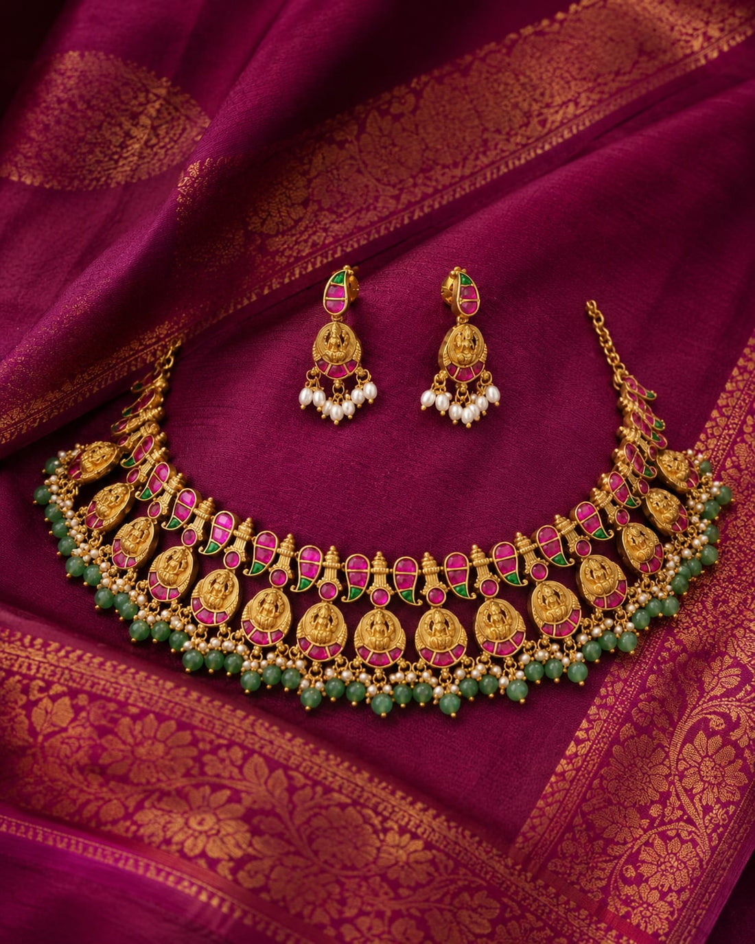 FeelOri pearl edge floral jadau kundan necklace set with matching earrings close-up of kundan stones and jadau work