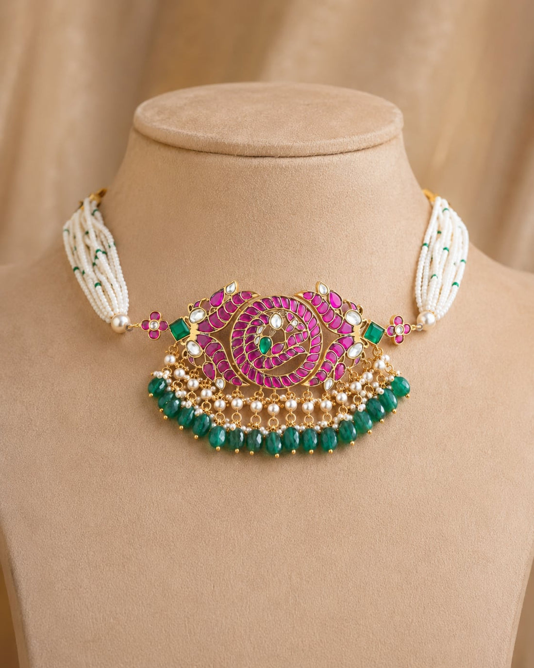FeelOri real kempu jadau choker necklace on jewellery display