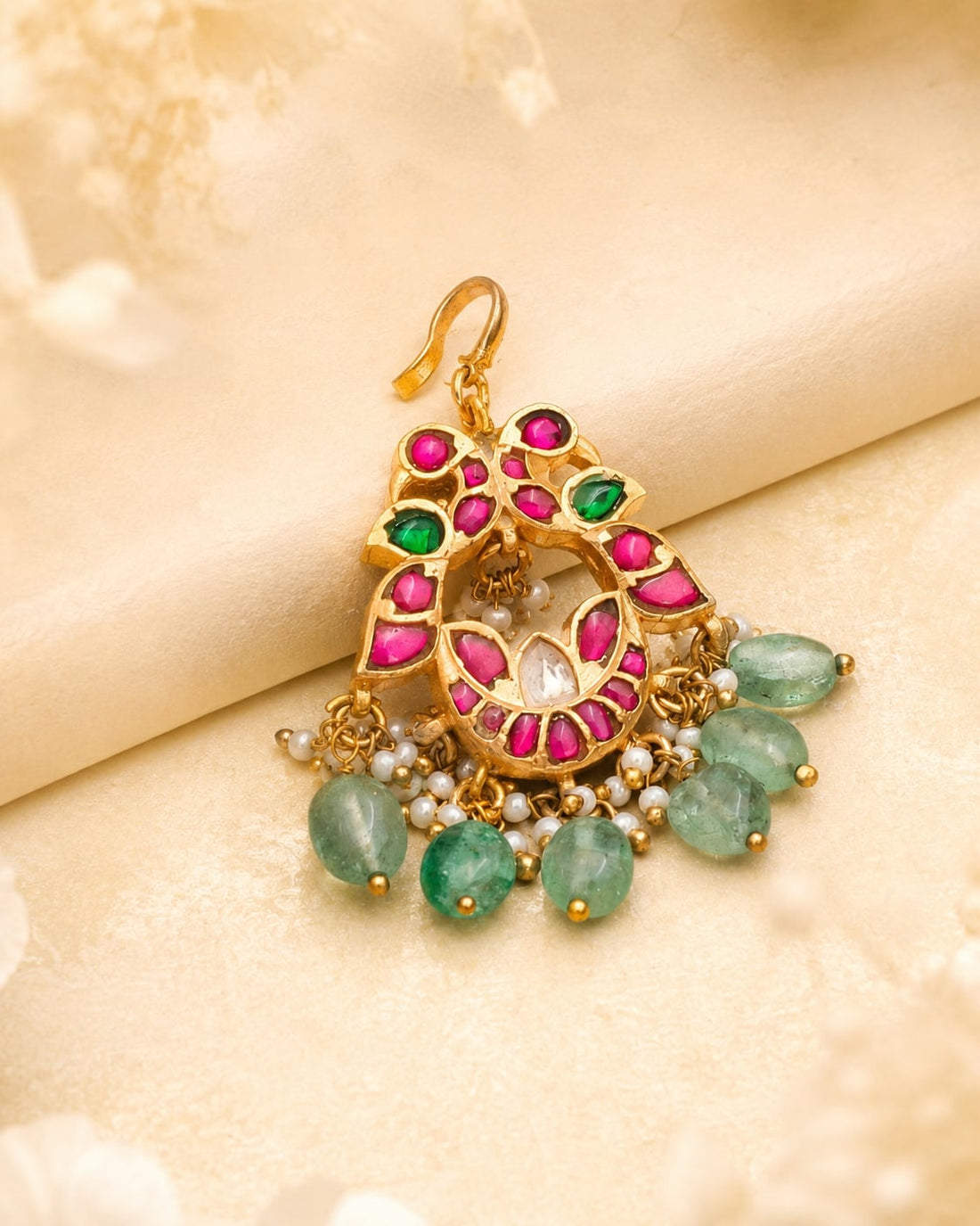 FeelOri real kempu jadau tikka on jewellery display