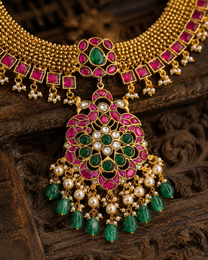 FeelOri real kempu jadau necklace close-up of real kempu stones and jadau work