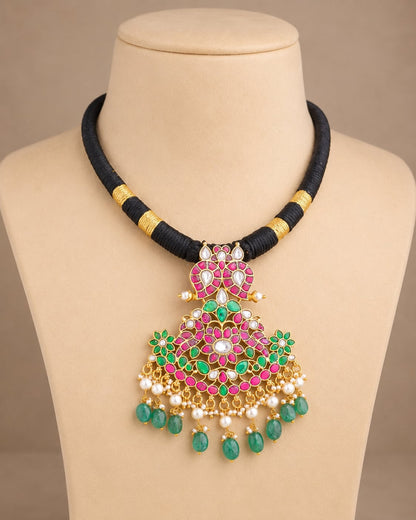 FeelOri real kempu jadau necklace on jewellery display
