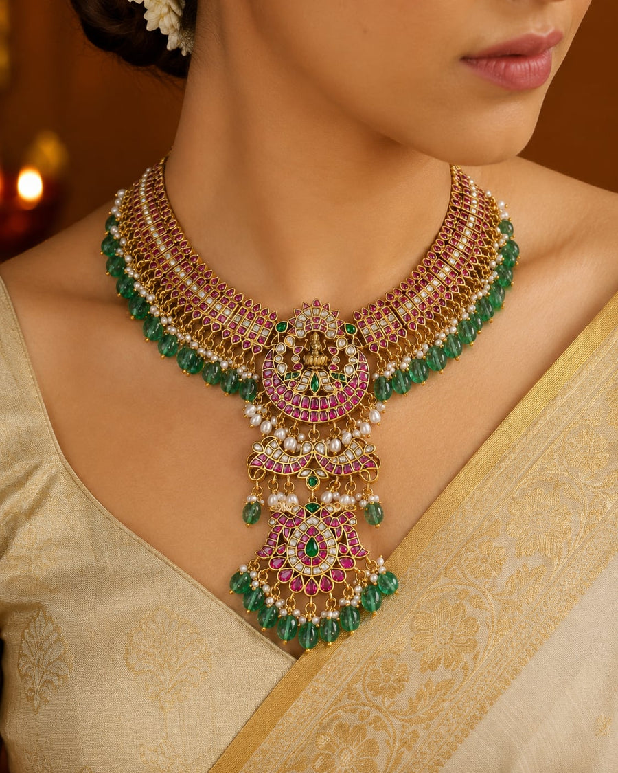 Jadau Kundan