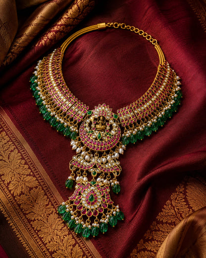 FeelOri real kempu jadau necklace on jewellery display