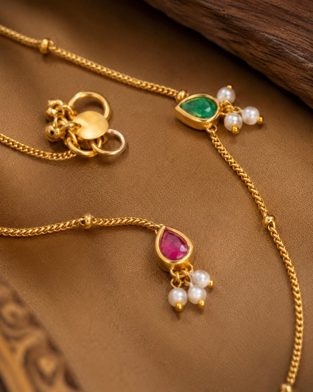FeelOri jadau kundan payal anklets anklet chain, stone setting, clasp, and gold-polished detail