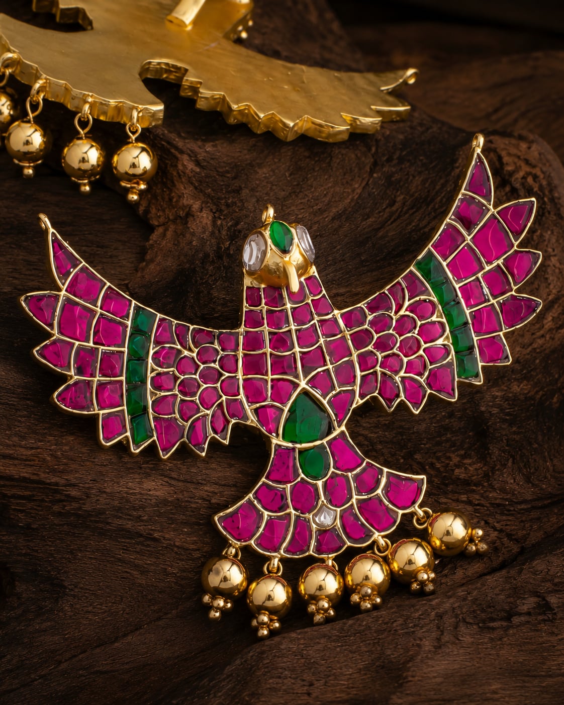 FeelOri real kempu jadau pendant set close-up of real kempu stones and jadau work