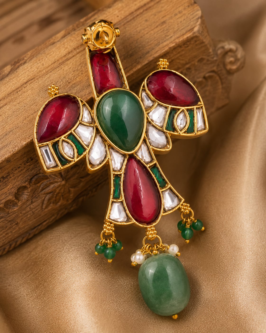 FeelOri real kempu jadau pendant set close-up of real kempu stones and jadau work