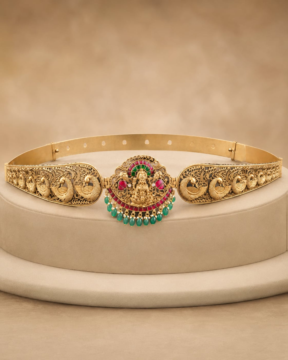 FeelOri real kempu jadau vadanam on jewellery display