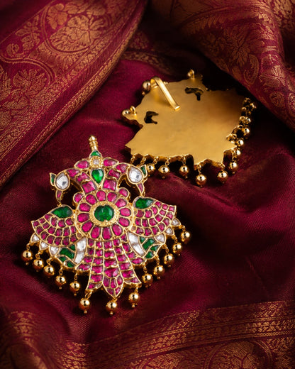 FeelOri round floral green drop jadau kundan pendant included as pendant only close-up of kundan stones and jadau work