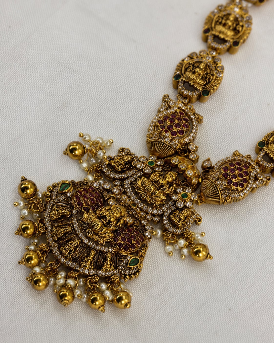 FeelOri ruby and emerald necklace set with matching earrings pendant and gold-polished detail