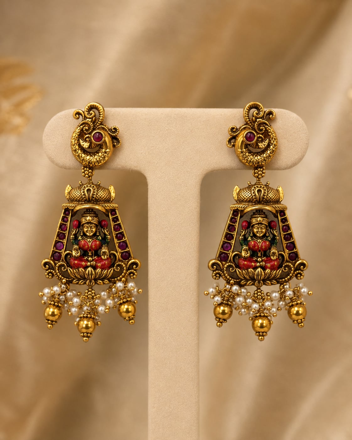 FeelOri ruby and emerald necklace set with matching earrings matching earrings only on a clean jewellery display