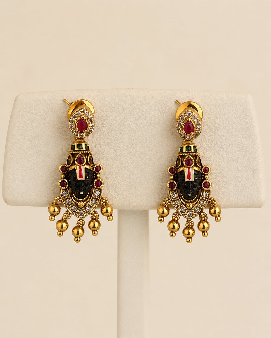 FeelOri ruby and emerald necklace set with matching earrings matching earrings only on a clean jewellery display