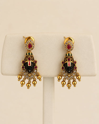 FeelOri ruby and emerald necklace set with matching earrings matching earrings only on a clean jewellery display