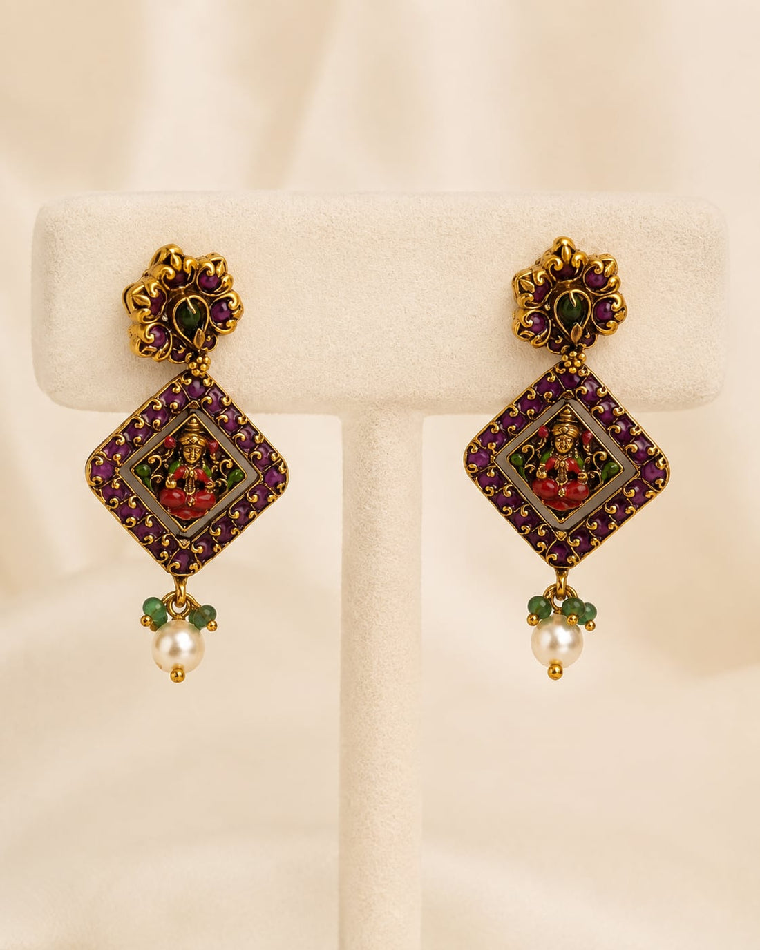 FeelOri ruby and emerald necklace set with matching earrings matching earrings only on a clean jewellery display